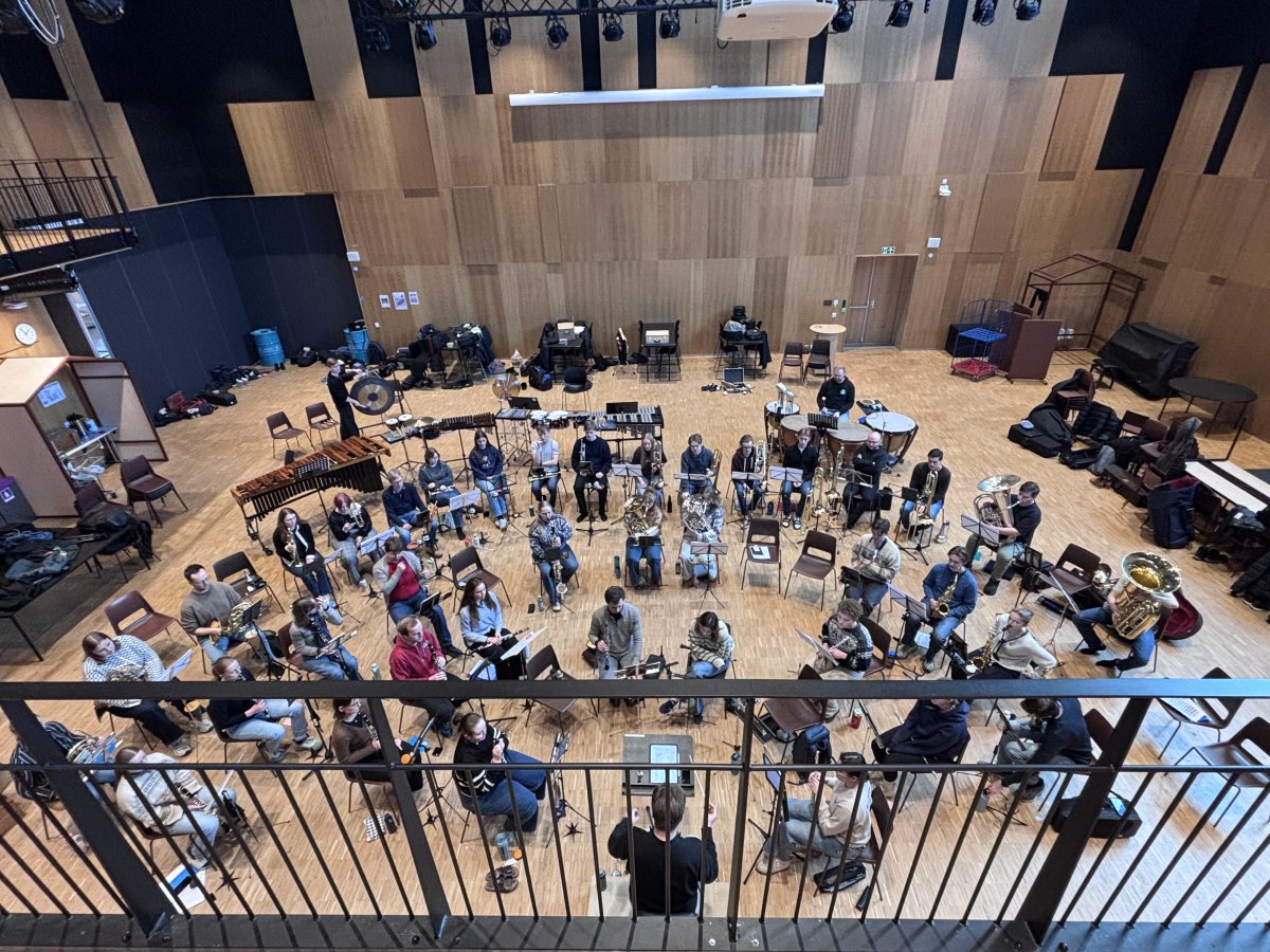 Musikanter fra Nidarvoll Ungdomskorps på øvelse